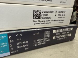 Modern pharmaceutical label with QR code, RFID technology and digital displays showcasing 2025 healthcare labeling innovations